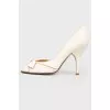 Open toe leather shoes
