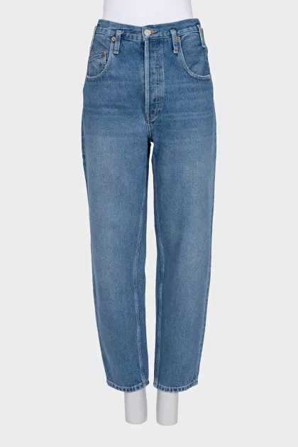 Blue jeans with buttons