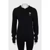 Straight cut hoodie with brand logo