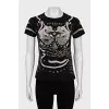 Black straight cut t-shirt with print