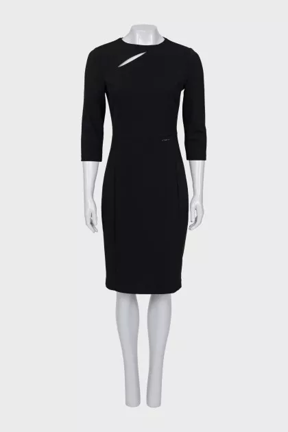 Fitted dress with a slit