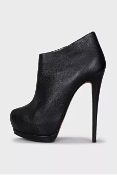 Leather ankle boots with high soles and heels
