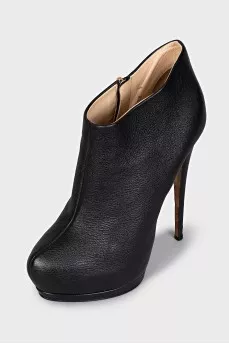 Leather ankle boots with high soles and heels