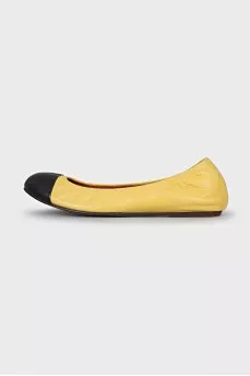 Leather ballet flats with contrasting toes