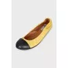 Leather ballet flats with contrasting toes