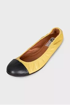 Leather ballet flats with contrasting toes