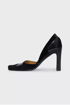Black square-toe shoes