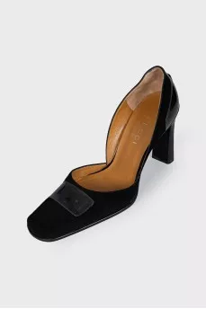 Black square-toe shoes