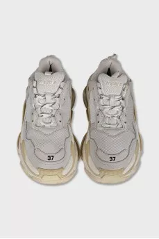Кроссовки белого цвета Triple S