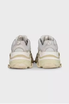 Кроссовки белого цвета Triple S