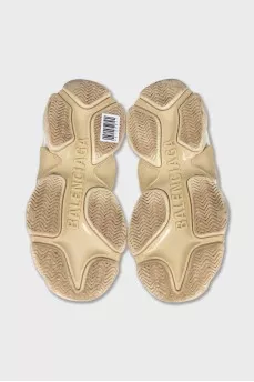 Кроссовки белого цвета Triple S