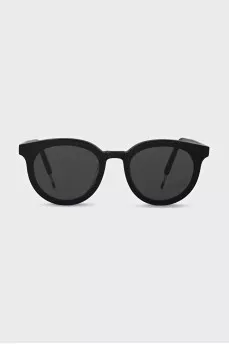Black round frame sunglasses