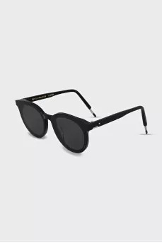 Black round frame sunglasses