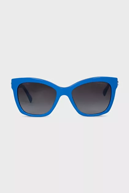 Gradient sunglasses with blue frames