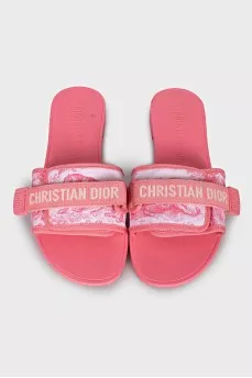 Flip-flops with the Dio(r)evolution brand logo