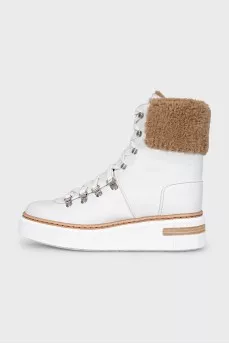 Insulated white boots
