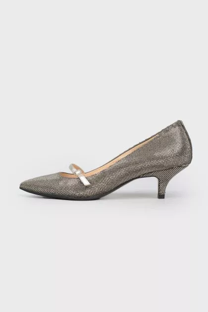 Pointed toe shoes with rhinestones