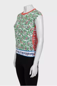 Set of a top and a cardigan with buttons