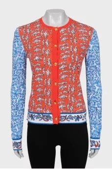 Set of a top and a cardigan with buttons