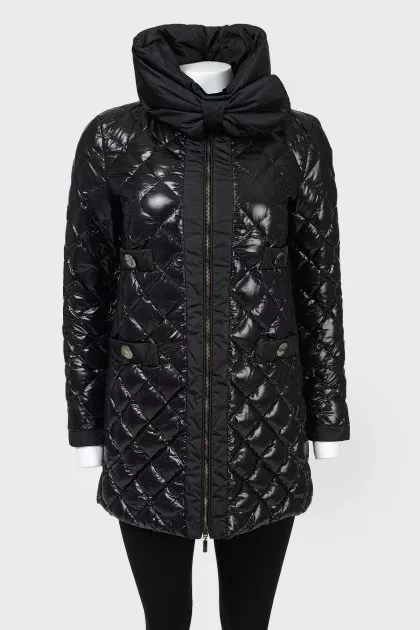 Black down jacket in a diamond stitch
