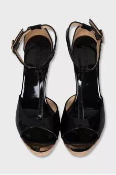 Patent leather wedge sandals