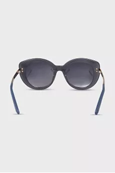 Sunglasses with blue frames