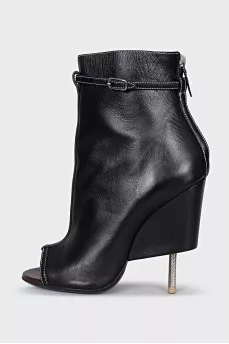 Ankle boots with a shaped heel and open toe
