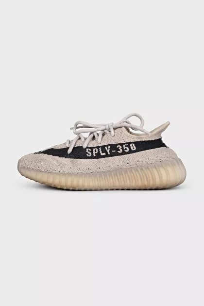 Сірі кросівки Yeezy Boost 350 V2