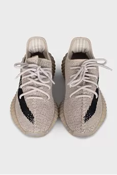 Серые кроссовки Yeezy Boost 350 V2