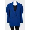 Jacket with volumetric sleeve
