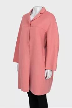 Loose-fitting wool coat with buttons
