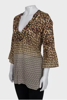 Long blouse with animal print