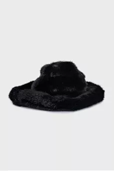 Black fur hat