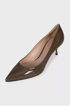 Patent leather kitten heel pumps