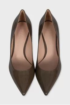 Patent leather kitten heel pumps