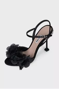 Textile sandals with flowers