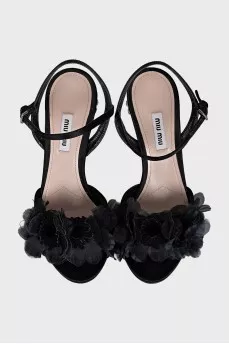 Textile sandals with flowers