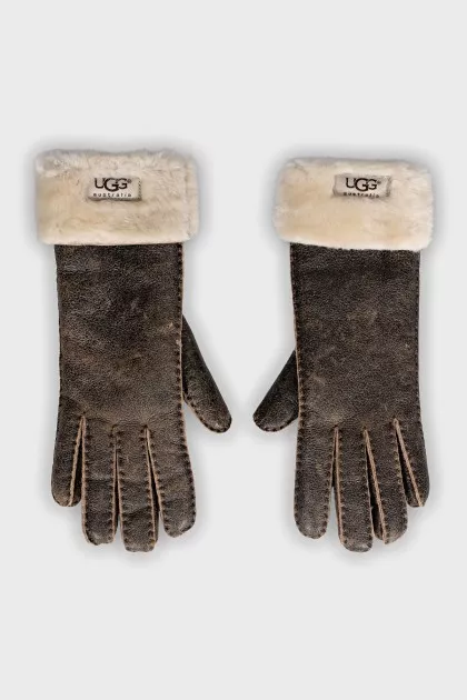 Brown leather gloves