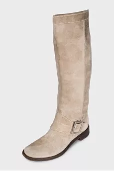 Gray boots decorated with a strap