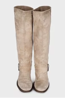 Gray boots decorated with a strap
