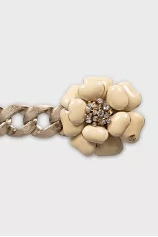 Metal belt with flower