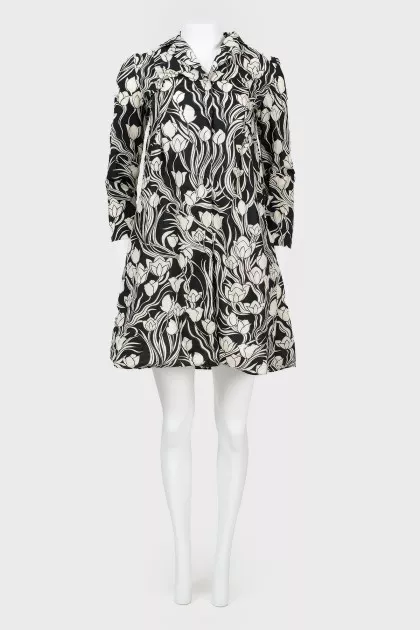 Dress in black and white flowers