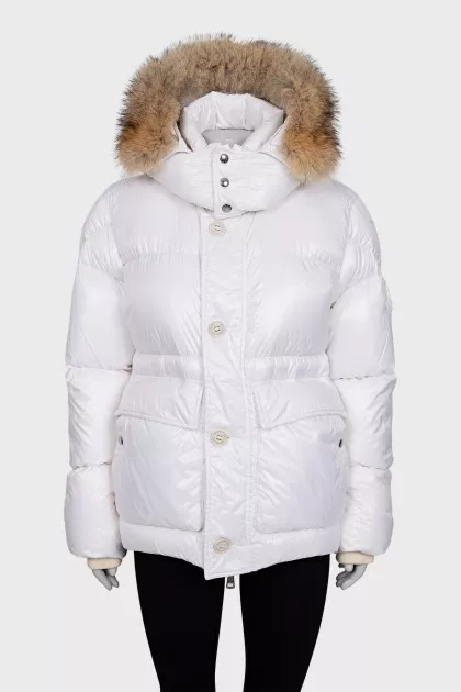 Straight down jacket decorated with fur