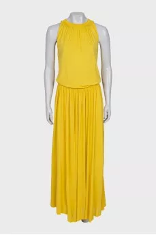 Fitted off-the-shoulder maxi dress