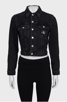Cropped denim jacket with buttons
