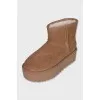 Insulated brown ugg boots