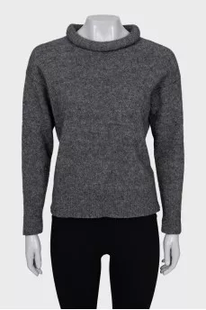 Gray straight-cut jumper
