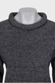 Gray straight-cut jumper