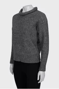 Gray straight-cut jumper