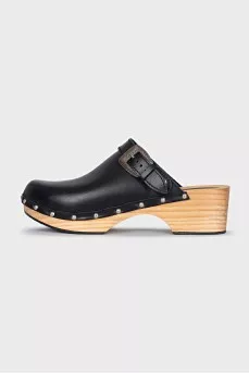 Leather clogs with studs
